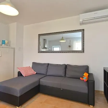 Ground Floor - Friendly In The Garden + Free Parking Apartment Poreč
