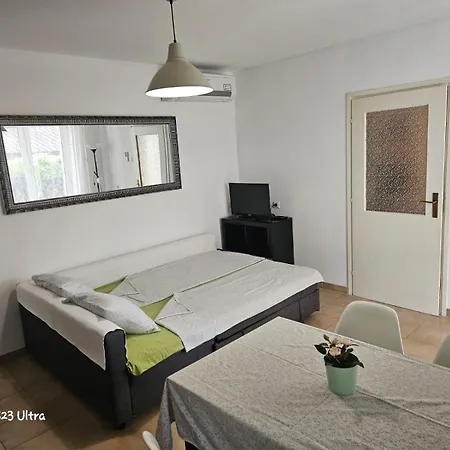 Ground Floor - Friendly In The Garden + Free Parking * بوريتش