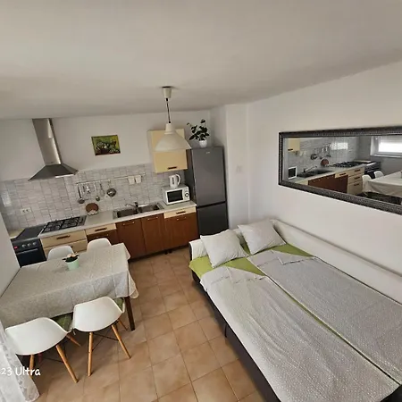 شقة Ground Floor - Friendly In The Garden + Free Parking