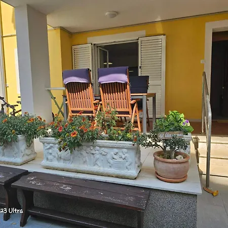 Ground Floor - Friendly In The Garden + Free Parking بوريتش
