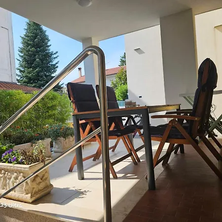 شقة Ground Floor - Friendly In The Garden + Free Parking بوريتش